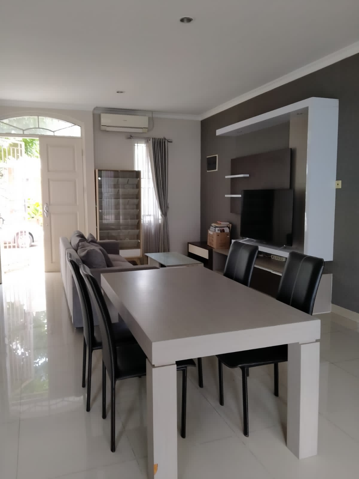 DiSewakan Rumah Fully Furnished Di Vassa Tracce Lippo Cikarang